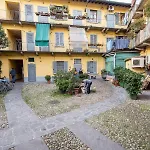 Charming Ringhiera * ميلان
