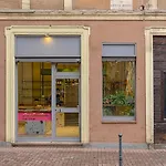 Charming Ringhiera * ميلان